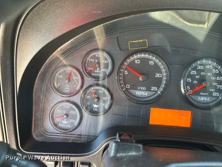 image for item DW7387 2014 International LF687 semi truck