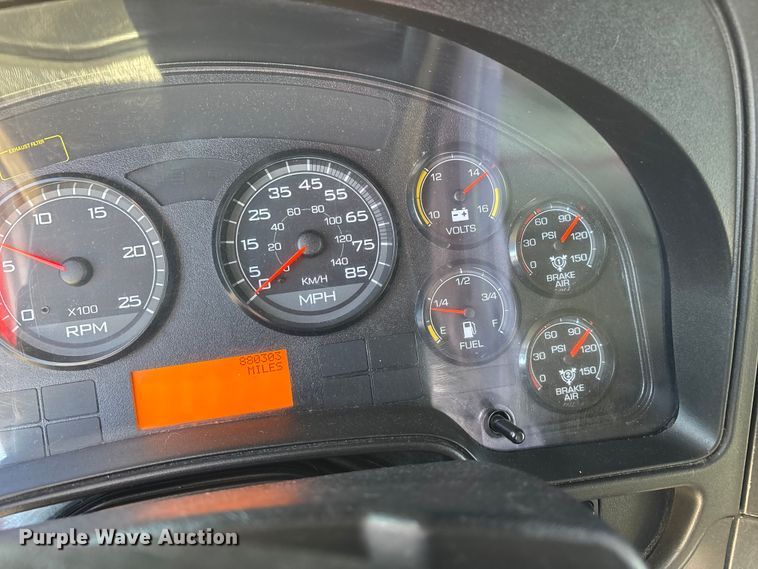 image for item DW7387 2014 International LF687 semi truck