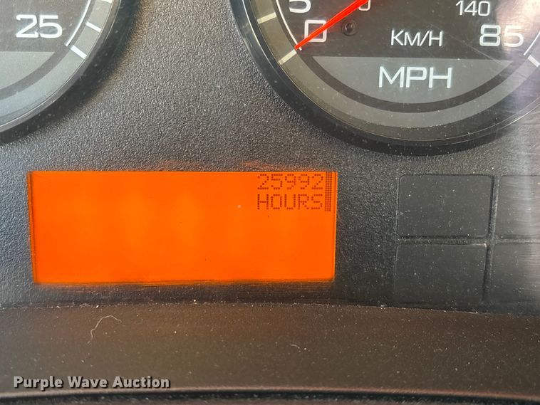 image for item DW7387 2014 International LF687 semi truck