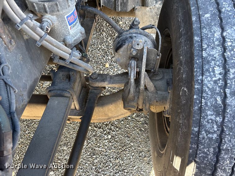 image for item DW7387 2014 International LF687 semi truck