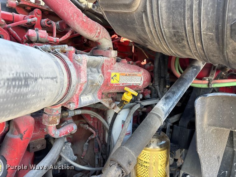 image for item DW7387 2014 International LF687 semi truck