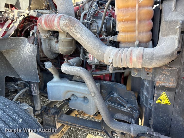 image for item DW7387 2014 International LF687 semi truck