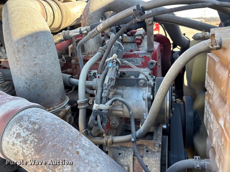 image for item DW7387 2014 International LF687 semi truck