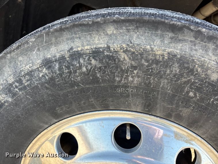 image for item DW7387 2014 International LF687 semi truck