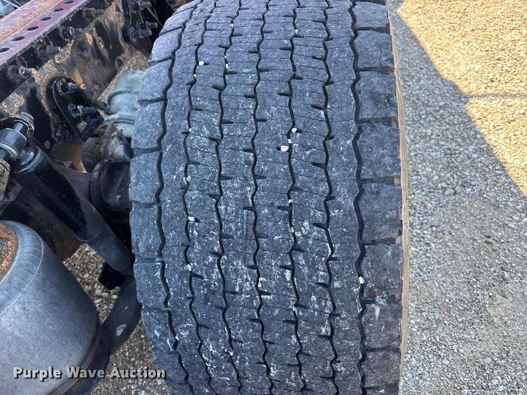 image for item DW7387 2014 International LF687 semi truck