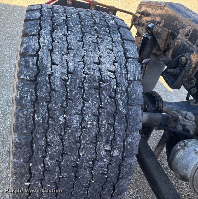 image for item DW7387 2014 International LF687 semi truck