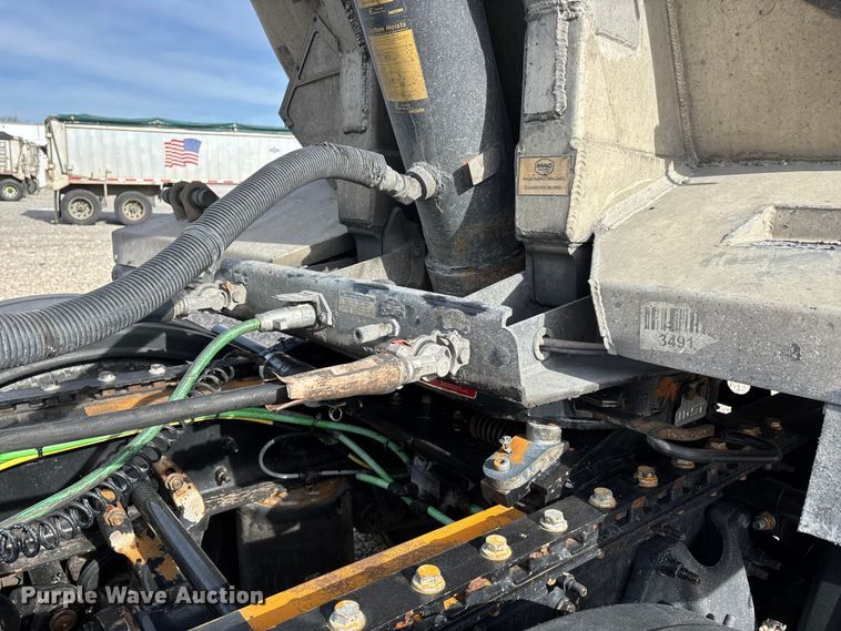 image for item DW7396 2013 Mac end dump trailer