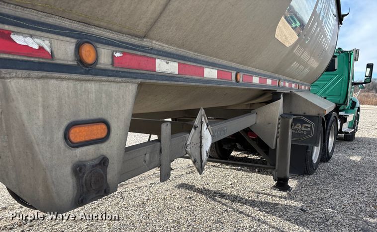 image for item DW7396 2013 Mac end dump trailer