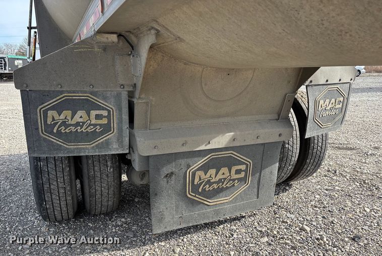 image for item DW7396 2013 Mac end dump trailer