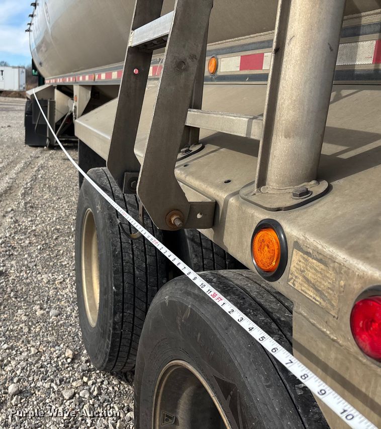 image for item DW7396 2013 Mac end dump trailer