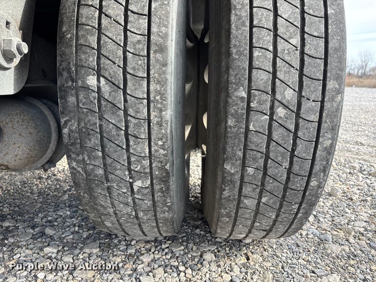 image for item DW7396 2013 Mac end dump trailer