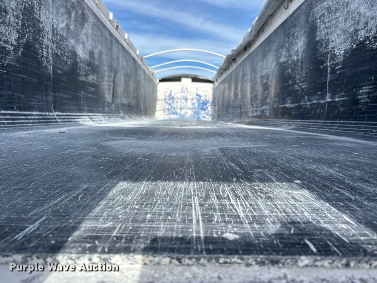 image for item DW7397 2006 East Manufacturing  end dump trailer