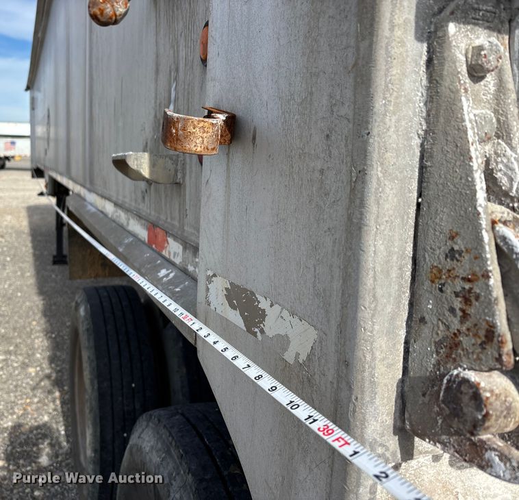 image for item DW7397 2006 East Manufacturing  end dump trailer