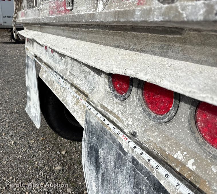 image for item DW7397 2006 East Manufacturing  end dump trailer