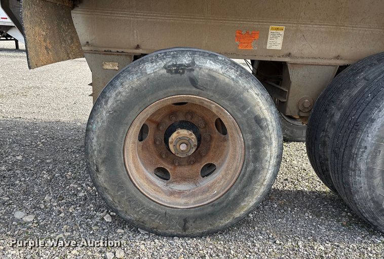 image for item DW7397 2006 East Manufacturing  end dump trailer