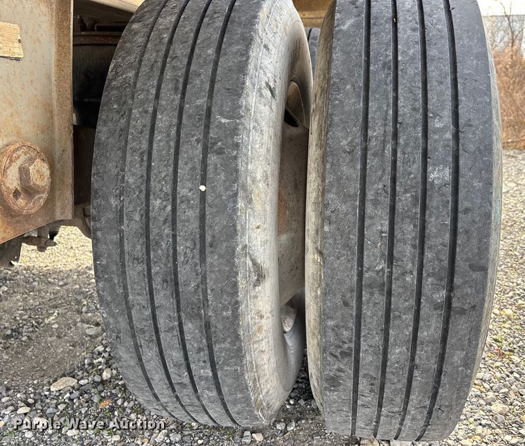 image for item DW7397 2006 East Manufacturing  end dump trailer