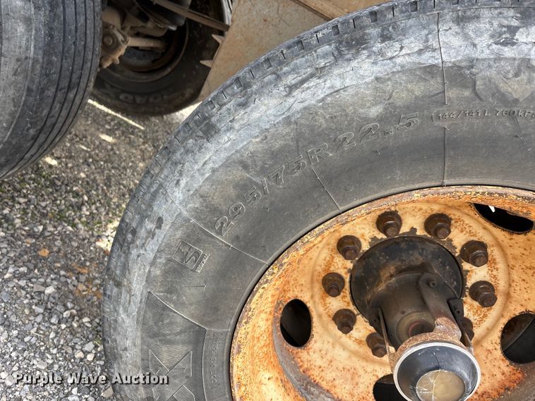 image for item DW7397 2006 East Manufacturing  end dump trailer