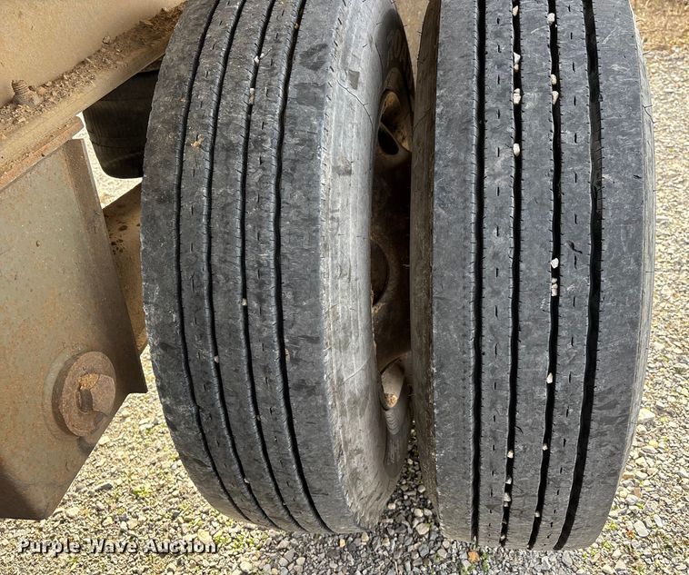 image for item DW7397 2006 East Manufacturing  end dump trailer