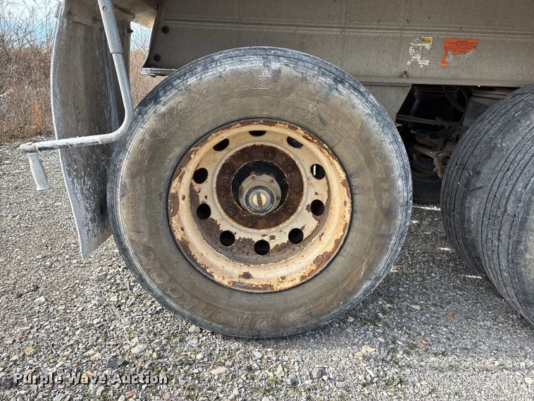 image for item DW7397 2006 East Manufacturing  end dump trailer