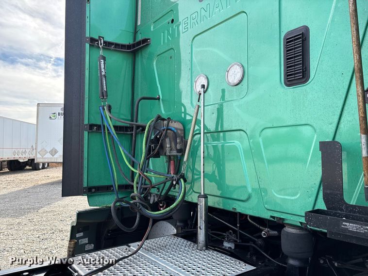 image for item DW7398 2024 International LT625 semi truck