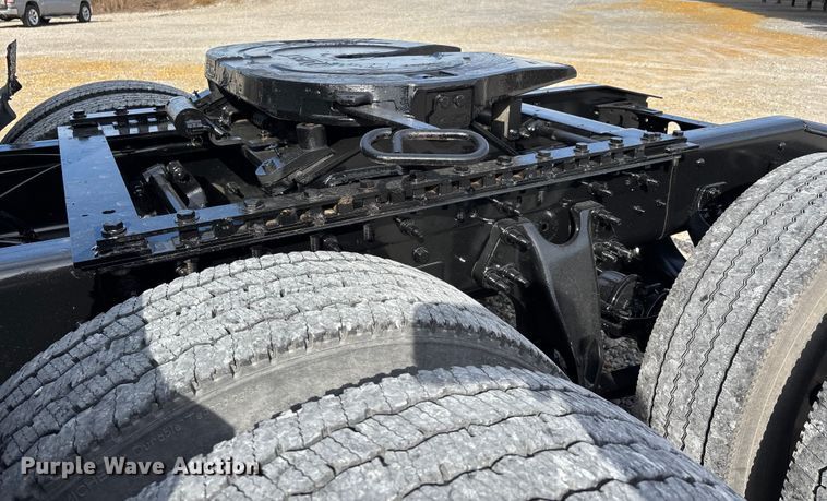 image for item DW7398 2024 International LT625 semi truck