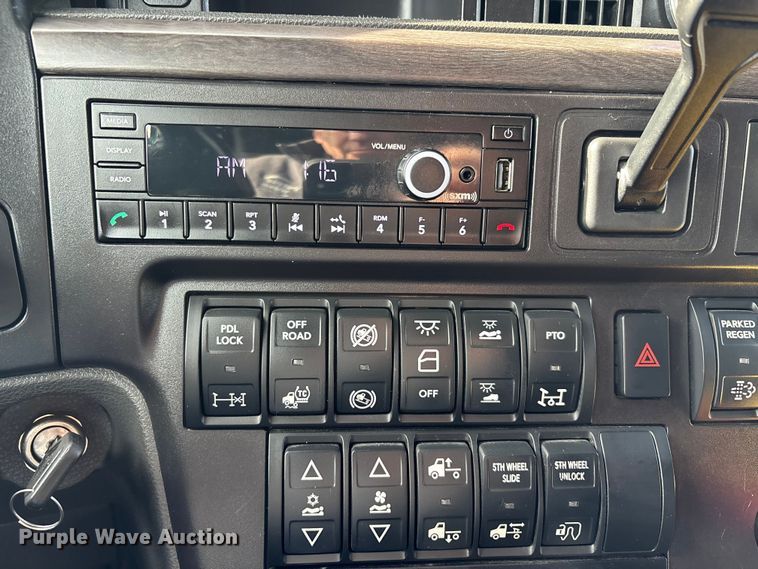 image for item DW7398 2024 International LT625 semi truck