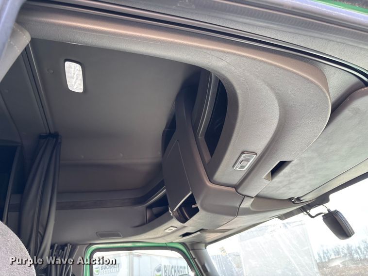 image for item DW7398 2024 International LT625 semi truck