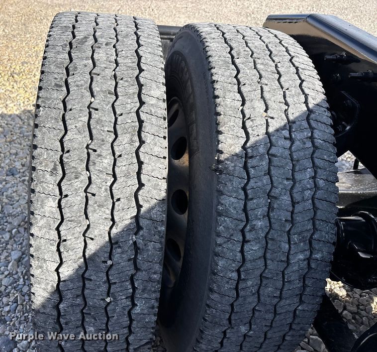 image for item DW7398 2024 International LT625 semi truck