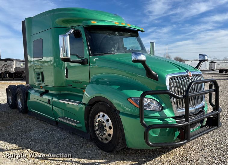 image for item DW7399 2024 International LT625 semi truck