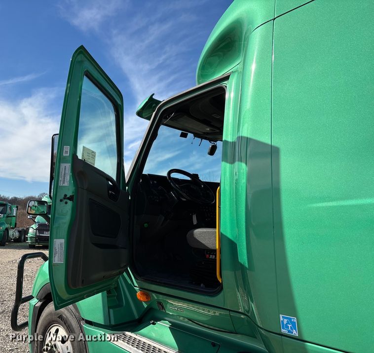 image for item DW7399 2024 International LT625 semi truck