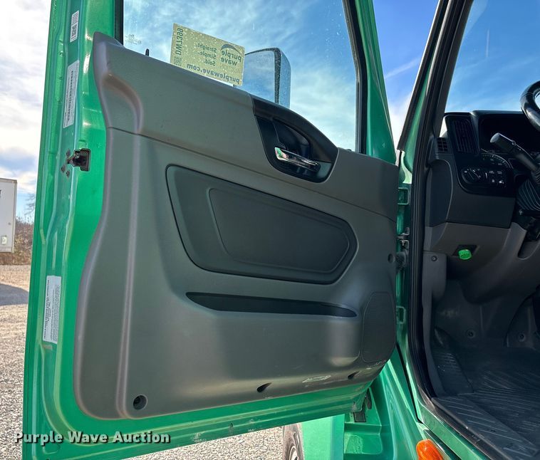 image for item DW7399 2024 International LT625 semi truck