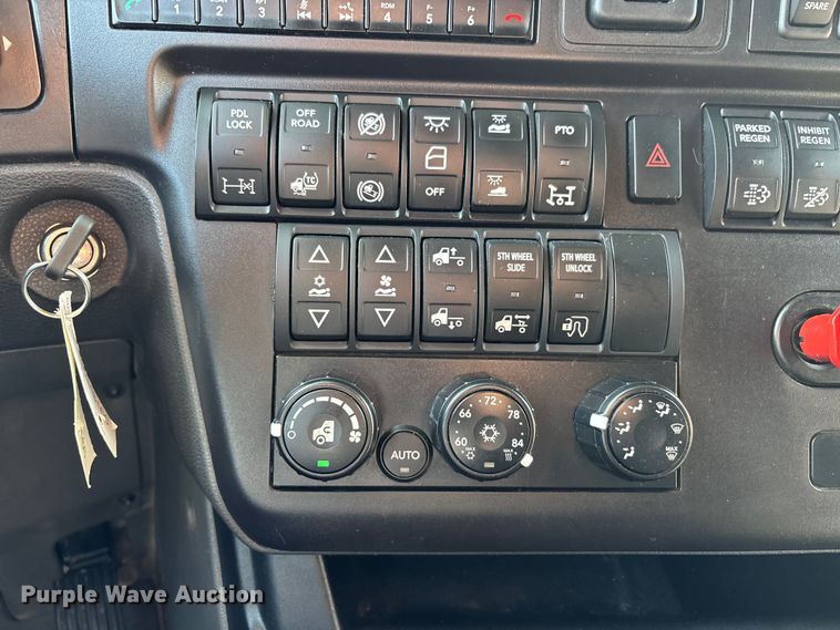 image for item DW7399 2024 International LT625 semi truck