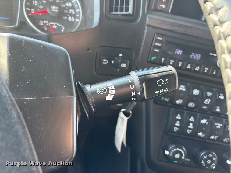 image for item DW7399 2024 International LT625 semi truck