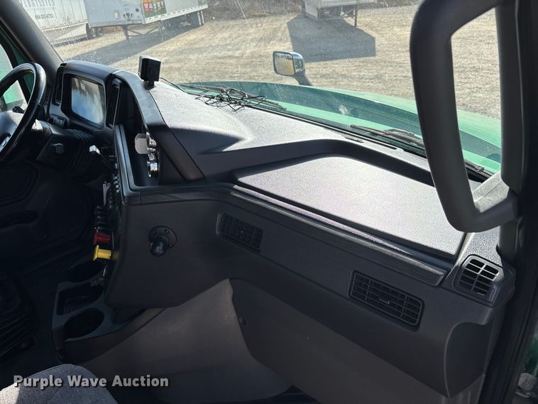 image for item DW7399 2024 International LT625 semi truck