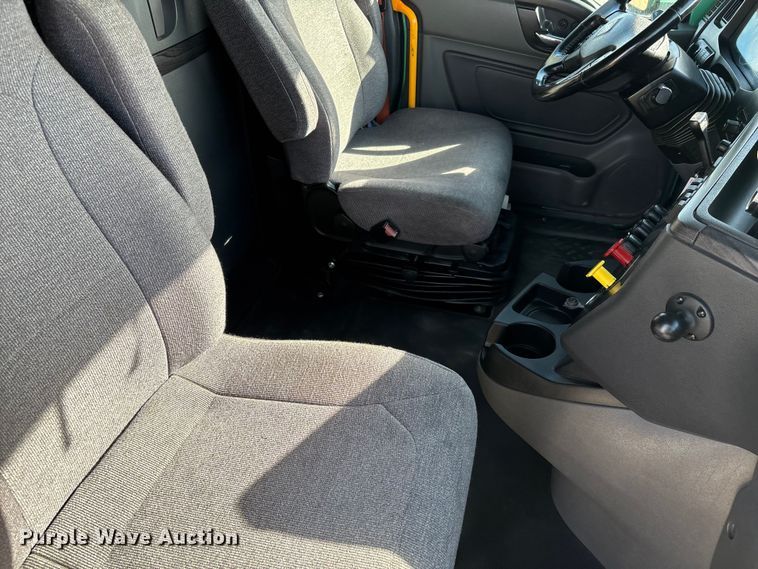 image for item DW7399 2024 International LT625 semi truck