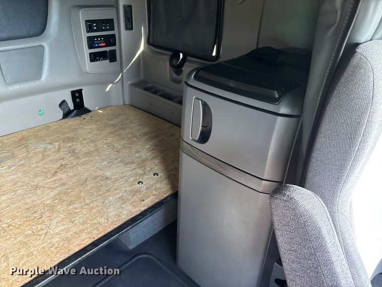 image for item DW7399 2024 International LT625 semi truck