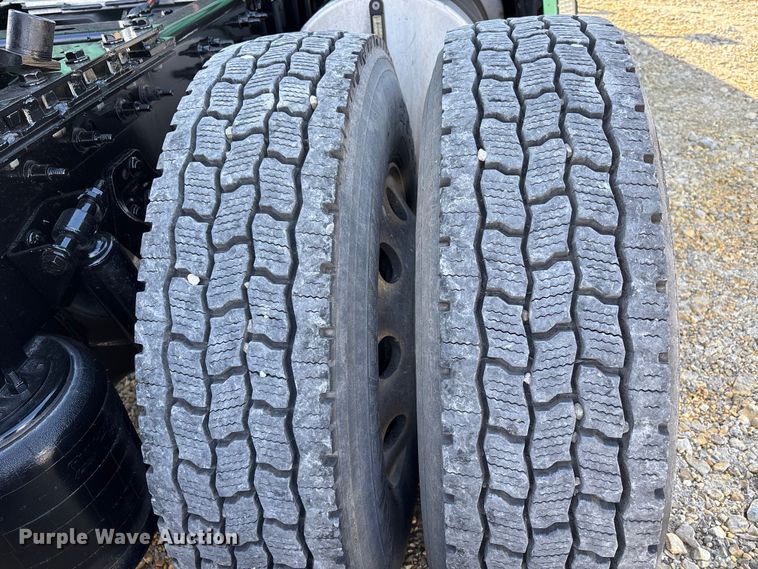 image for item DW7399 2024 International LT625 semi truck