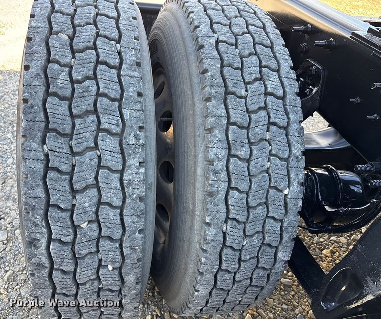 image for item DW7399 2024 International LT625 semi truck