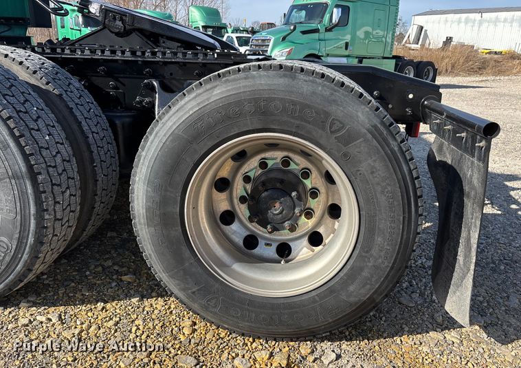 image for item DW7399 2024 International LT625 semi truck