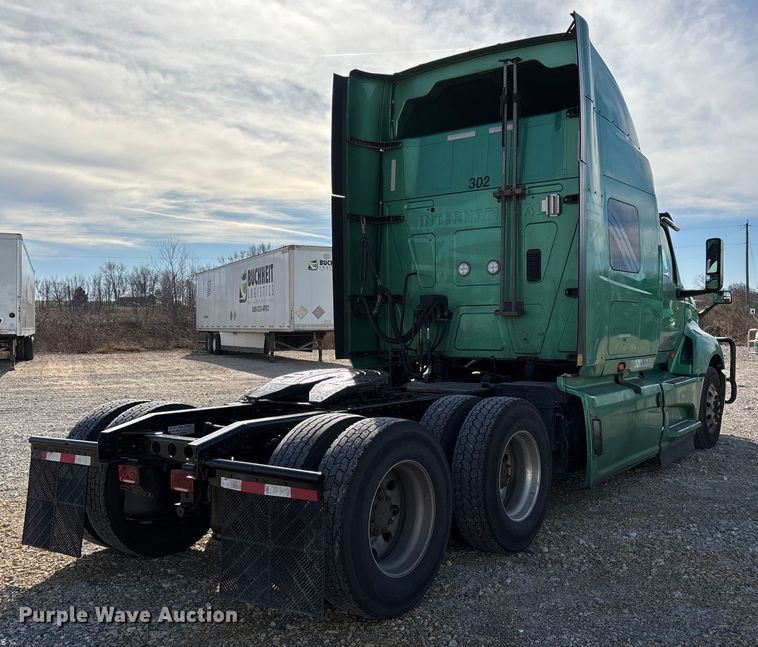 image for item DW7400 2022 International LT625 semi truck