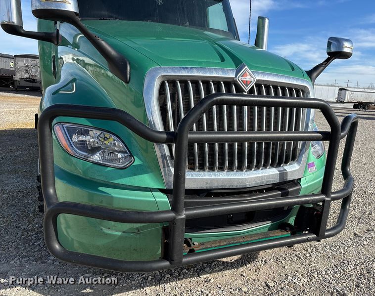 image for item DW7400 2022 International LT625 semi truck