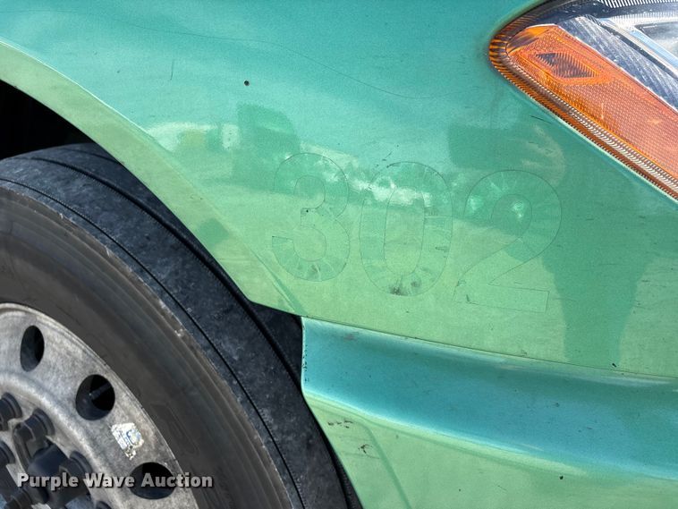 image for item DW7400 2022 International LT625 semi truck