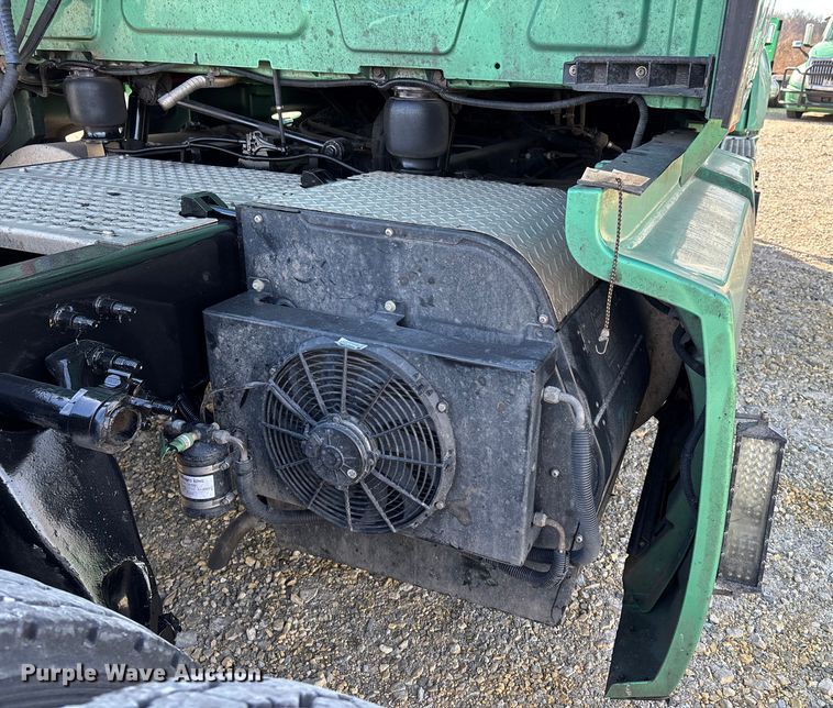 image for item DW7400 2022 International LT625 semi truck