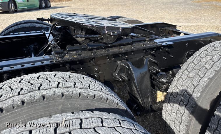 image for item DW7400 2022 International LT625 semi truck