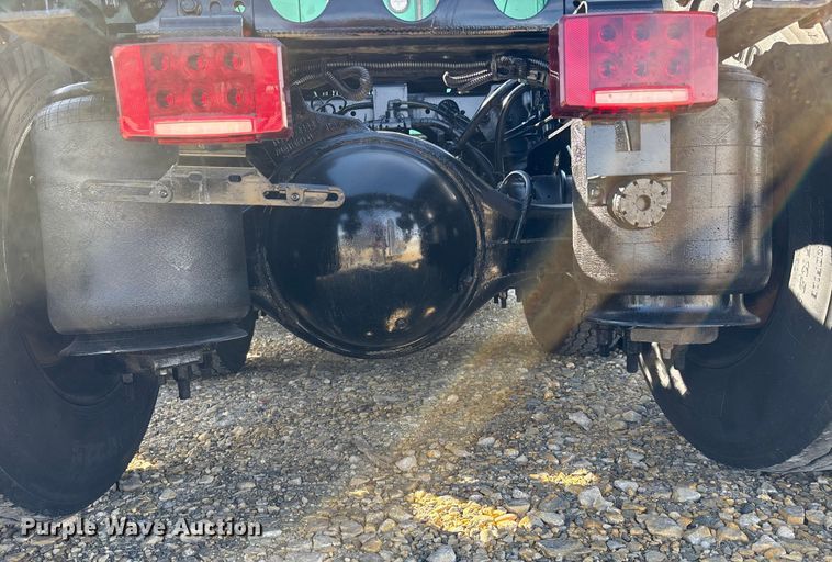 image for item DW7400 2022 International LT625 semi truck