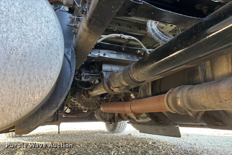 image for item DW7400 2022 International LT625 semi truck