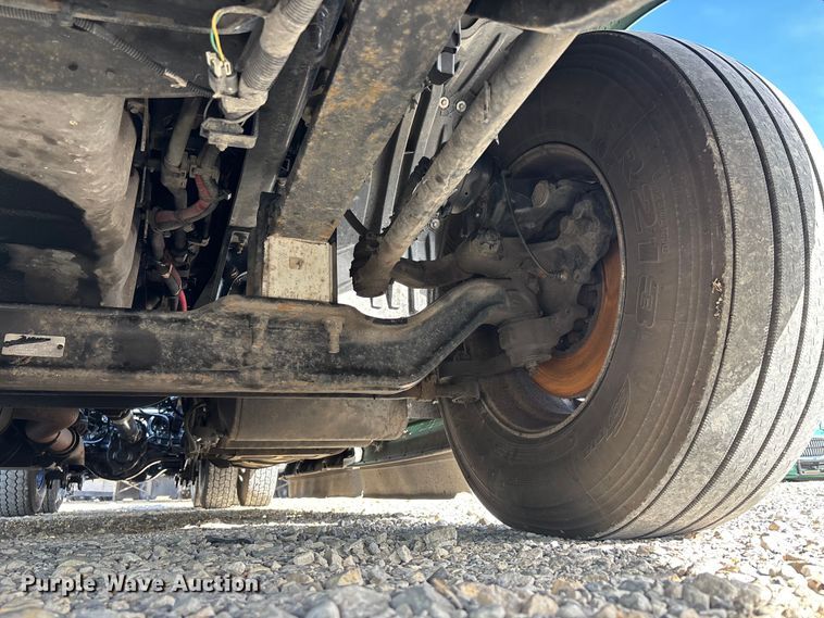 image for item DW7400 2022 International LT625 semi truck