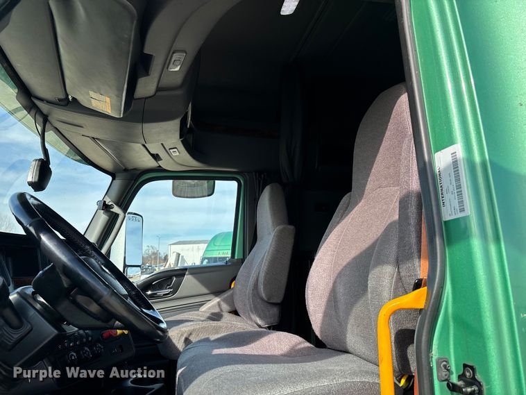 image for item DW7400 2022 International LT625 semi truck