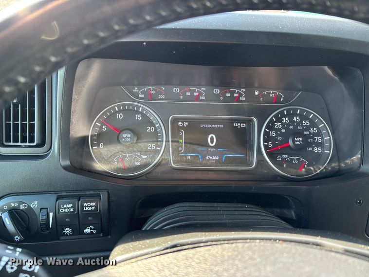 image for item DW7400 2022 International LT625 semi truck