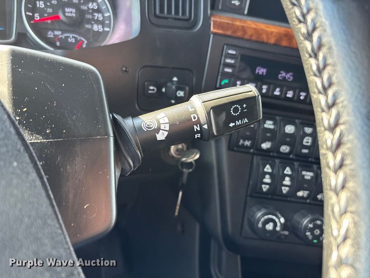 image for item DW7400 2022 International LT625 semi truck